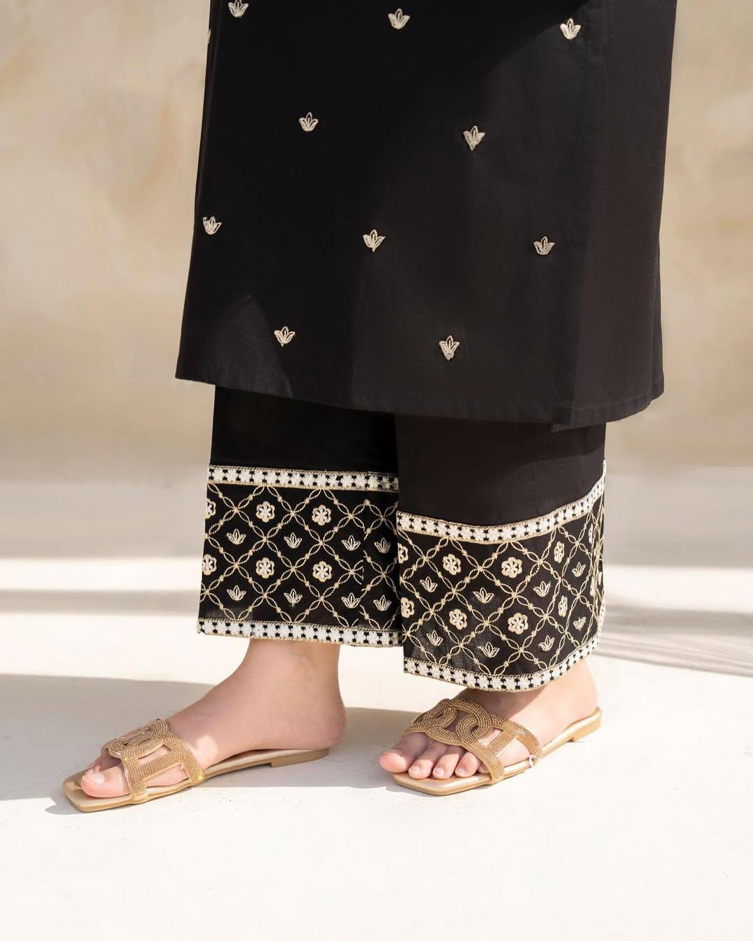 Black Gulab 2Pc